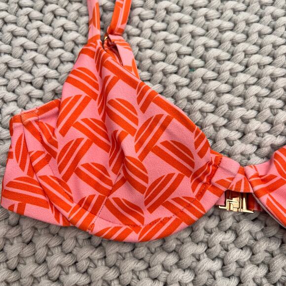 Skatie• ‘Claire’ Bikini Top in TROPICANA - Picture 6 of 13